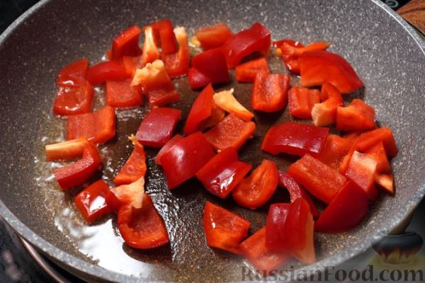 Салат с курицей, помидорами и шампиньонами