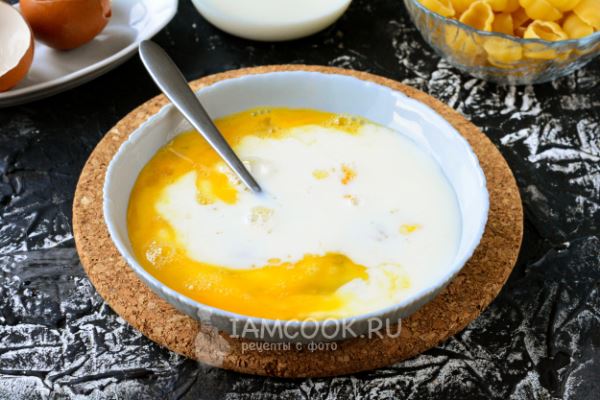 Макаронник с яйцом и молоком в духовке